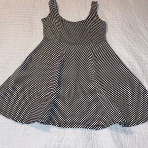 Cute polka-dot dress 🖤